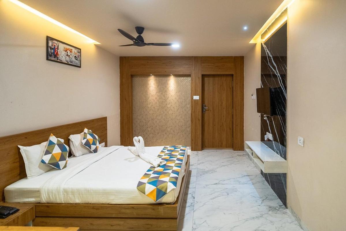 The Sky Imperial Unity Inn Garudeshwar Exterior foto
